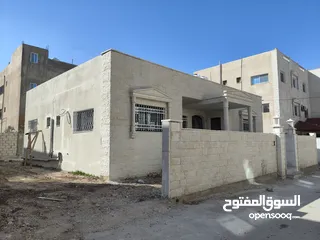 4 بيت للبيع مشطب جديد