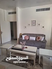  3 طاولات للبيع عددثلاث