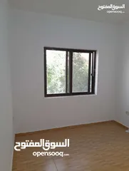  16 شقة  طابقية مميزة طابق اول للبيع في الذراع الغربي من المالك مباشرة