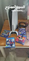  1 ps5 used only 8month like new and very good with 1contloer and 4 cd for game 3ps4 and 2ps5