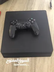  4 بلايستيشن 4 للبيع بسعر مناسب مع جميع اغراضه