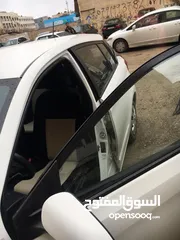  3 ‎تويوتا يارس SE للبيع هاتشباك 2015–