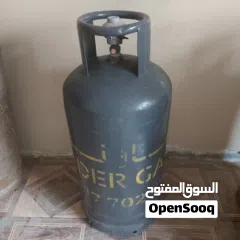  1 For Sale: Gas Cylinder   Full gas – with regulator – and hose  Delivery and installation av