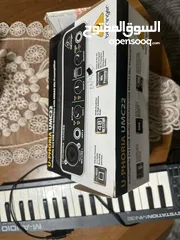  4 كرت صوت behringer umc22 midas interface مع كرتونتو وسلكو شبه جديد للتسجيل والمايكروفونات