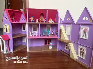  8 Selling a pre - loved dollhouse