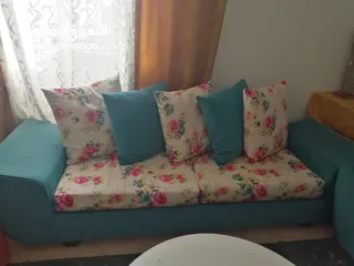  1 طقم كنب جلوس ( غرفة معيشه) مريح جدا وواسع ومميز