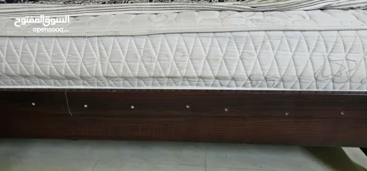  3 King size very strong bed with American 6 inches of thick mattress