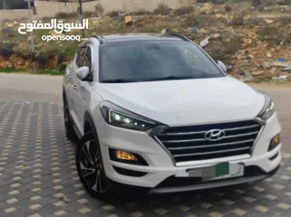  8 هونداي توسان فل الفل اضافات دهان شركة وعداد أصلي 70000كم فقططط رخصة وتأمين شامل للبيع بسعر مغري