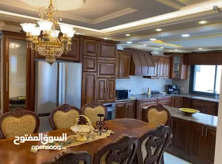  8 روف للبيع في الطيره قرب دوار نبيل عمرو