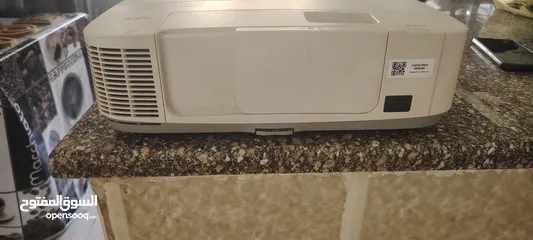  4 بروجكتر داتا شو