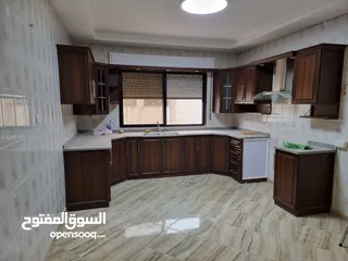  16 شقه طابق ثالث للبيع من المالك مباشره