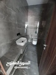  6 في ارقى مناطق الجندويل 175م