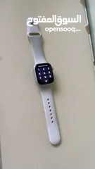  1 Apple Watch Series 8 معها ابل كير بلس