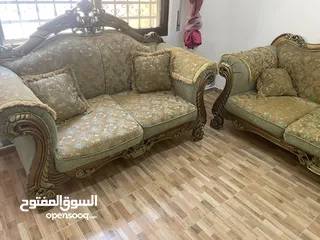  4 طقم كنب للبيع بحاله ممتازه
