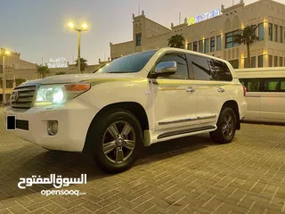  1 تويوتا لاند كروزر ابيض ثلجي  VXR 2014 5.7 للبيع