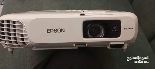  3 داتا شو نوع ايبسون (EPSON)