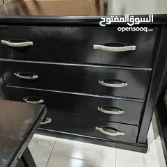  1 بيرو وكومدينو وتخت مفرد ونص . للبيع بحاله جيده