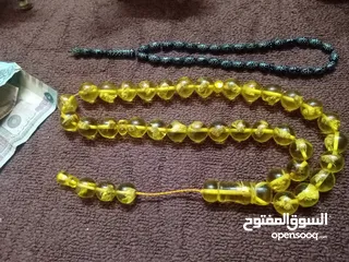  17 مسابح وعقود واطواق مشكله منوعه للبيع في اربد