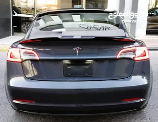  8 تيسلا 2023 MODEL 3 فحص كامل 4 جـيـد ممشى قليل 20 الف بحالة الوكالة لون فيراني مميز بسعر محرووق ولقطة