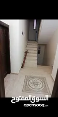  6 شقه للإيجار