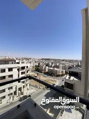  15 شقة مميزة اخير مع روف في اجمل مناطق قرية النخيل اجمل تشطيب واطلالة رائعة 240 داخلي و 90 تراس خارجي