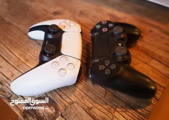  30 Playstation 4 / 5 / 3 Games & Controllers