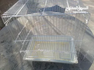 3 أقفاص طيور للبيع الرجاء التواصل عن طريق الرسايل
