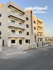  1 شقة اخير مع روف/ مساحة 176م/ ترس واسع جداً و مطل على شارعين/ صرف صحي واصل
