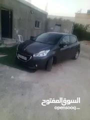  1 بيجو موديل 208 سنة 2015 في الترخيص 2014