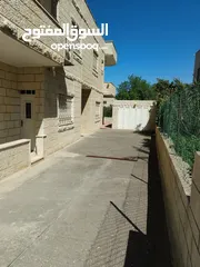  1 فيلا طابقين للبيع قريب جامعة بيت لحم