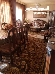  3 طقم كنب سبع مقاعد وسفرة ثمانية مقاعد للبيع