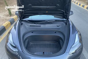  10 Tesla Model 3  موديل 2023 جمرك جديد  فحص أوتوسكور B+ بدفعة لا تقل عن 10 الاف دينار