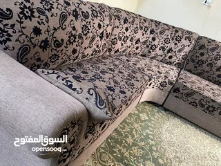  2 كورنير سكني مقلم اسود خشب ممتاز بحاله جيده  فرصه لا تعوض