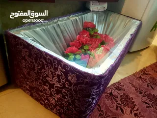  2 طاولة سفرة مع ستة كراسي + طاولة ديكور واجهة زجاج