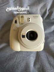  2 كميرا instax mini 9 بحال وكالة، استعمال خفيف   Instax mini 9 cam, factory condition, used slightly.