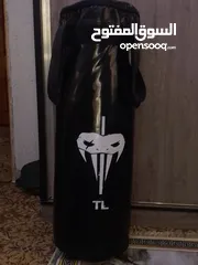  1 كيس ملاكمه مستعمل بحالة الوكاله