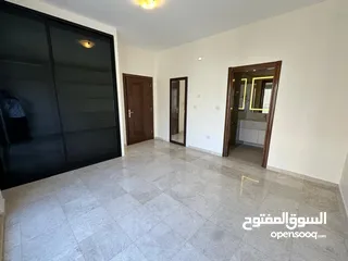  18 شقة طابقيه غير مفروشة للايجار في الدوار الرابع  ( Property 38360 ) سنوي فقط