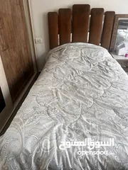  1 ‏تختين خزين استعمال بسيط بدي أبيعه سبب ترحيل وسفر كول تخت  120 دينار