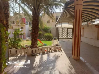  8 بيت للبيع في دور الضباط حي السلام خلف الشارع التجاري موقع جداً مميز مساحه 350 متر حديث