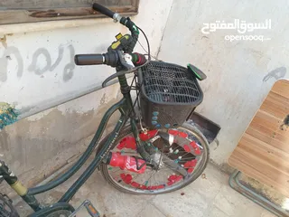  4 بسكليت وكاله ما في ولا اي نقره بس العجل الامامي مفقوع فقع بده تيوب وغيره