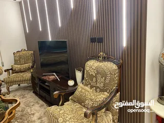  4 كنب غرفة ضيوف سبع مقاعد بحالة جيدة للبيع