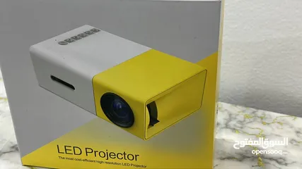  1 LED Projector لم يستخدم ولا مرة جديد