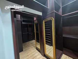  17 Villa for rent in Sanad with Elevator