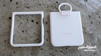  1 Samsung Galaxy Flip 5 Original Silicone Cover - Cream Color كفر سامسونج فليب أصلي