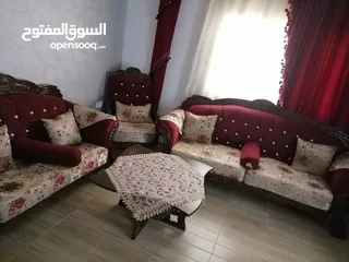  3 طقم كنب 9 مقاعد بحالة ممتازة