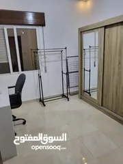 7 شقق سكنية فارغ ومفروش للطالبات