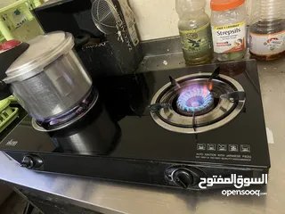  1 Gas stove & regulator