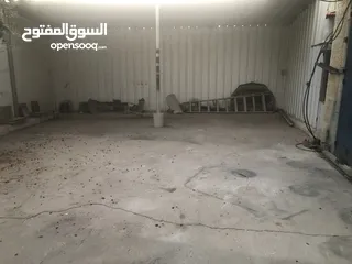  8 مخازن للإيجار