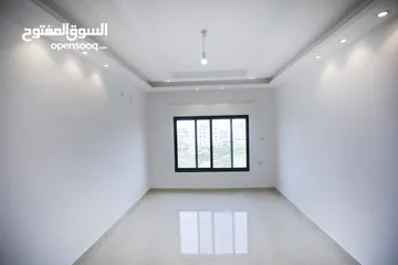  5 للبيع من المالك و بسعر مميز شقه فاخره لم تسكن في الجبيهه حي المنصور شقه ارضيه مدخل مستقل