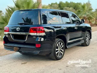  4 2019 Land Cruiser GXR V8 4.6 Grand Touring